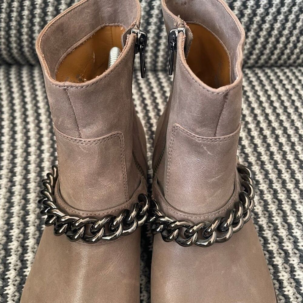 Coach Adella genuine leather ankle booties chain women’s shoe size 8.5 - Picture 6 of 15